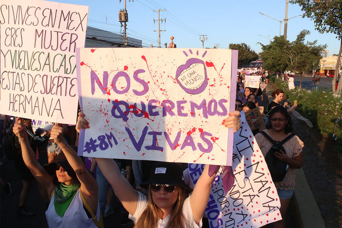 Cerca de 15 mil mujeres en marcha del 8M en Querétaro