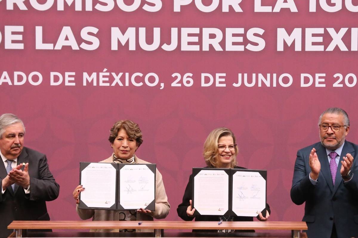 Gobernadora Delfina Gómez firma plan para mujeres del Edomex