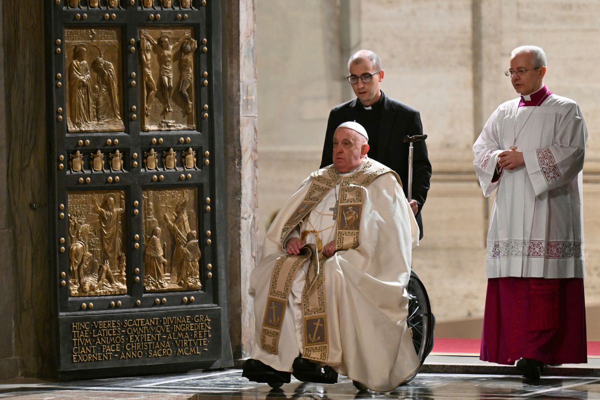 El Papa Francisco inaugura el Jubileo 2025 llevando esperanza a ...