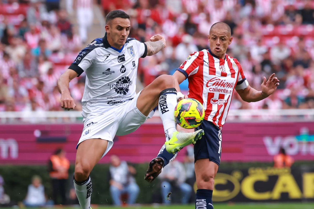 Chivas y Gallos Blancos se dividen puntos en el Estadio Akron