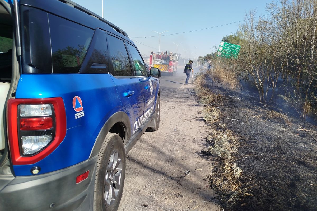 Incendio registrado en el Libramiento Norponiente de Querétaro