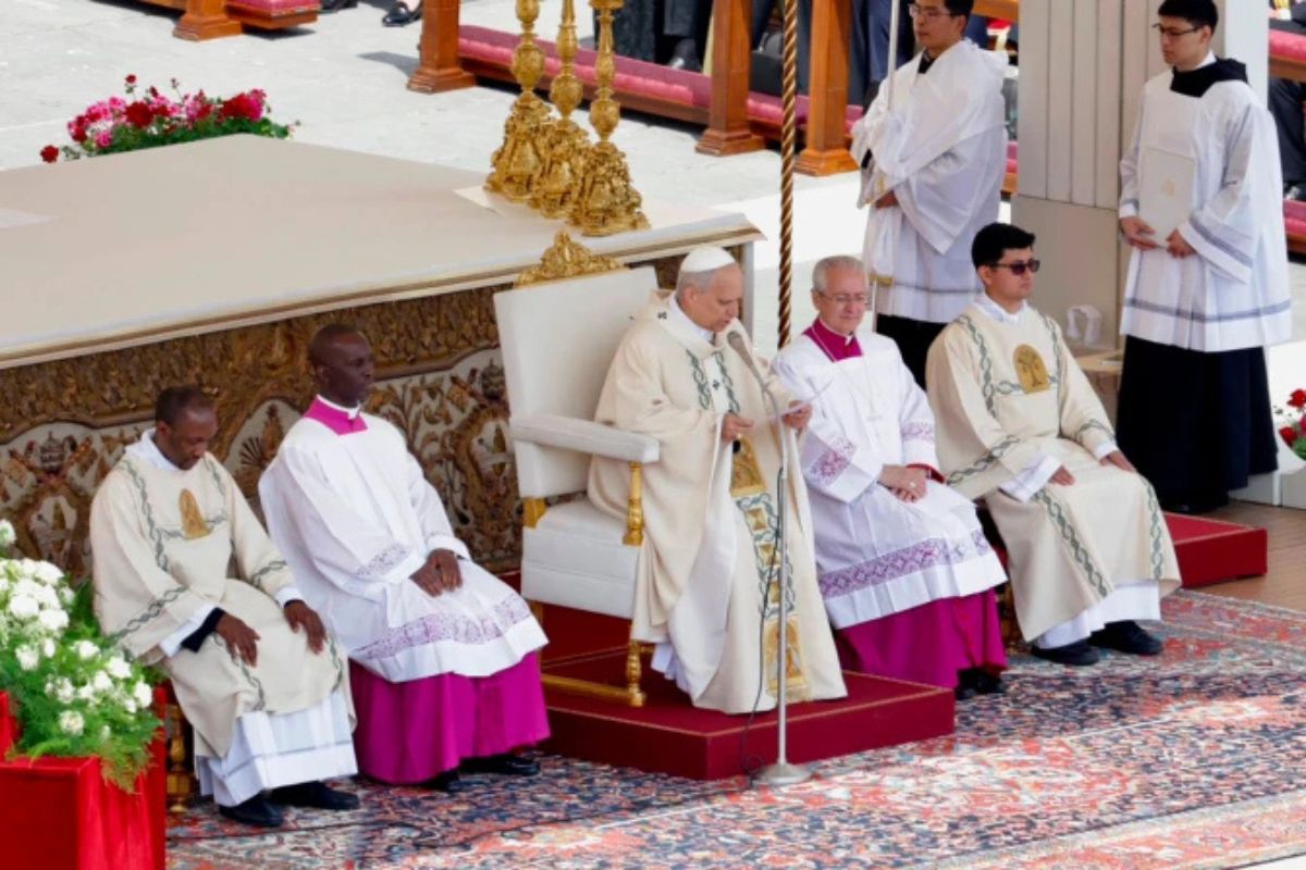 En el inicio de su pontificado, el papa León XIV llama a una Iglesia unida