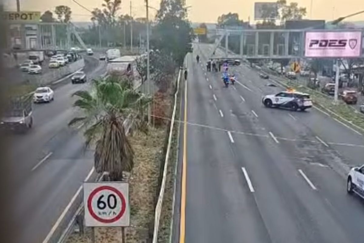 Fuerte accidente causa cierre total de circulación en carretera 57
