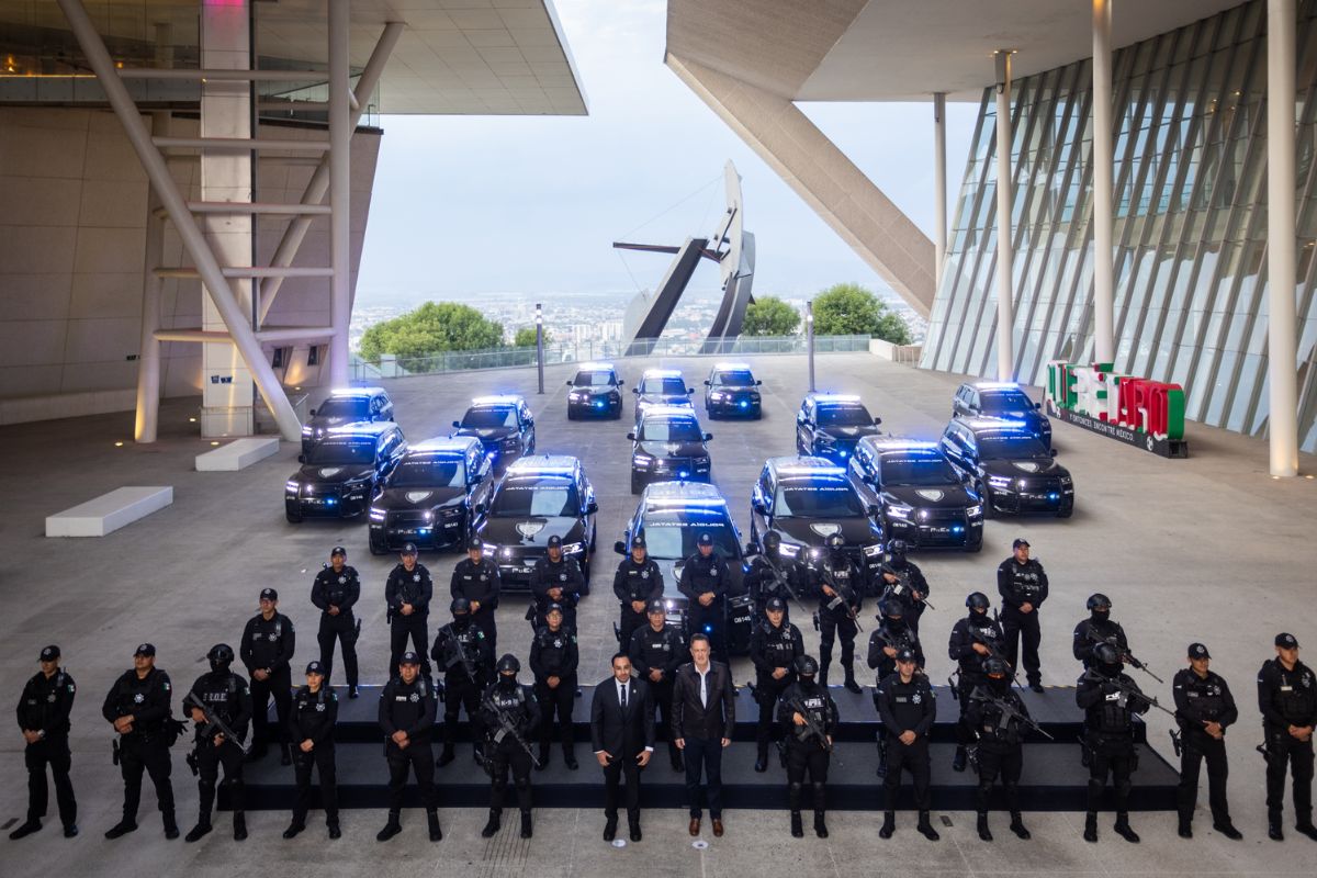 Entregan 40 nuevas patrullas para reforzar seguridad en Querétaro